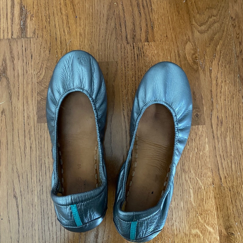 Tieks Silver Ballet Flats - Size 10